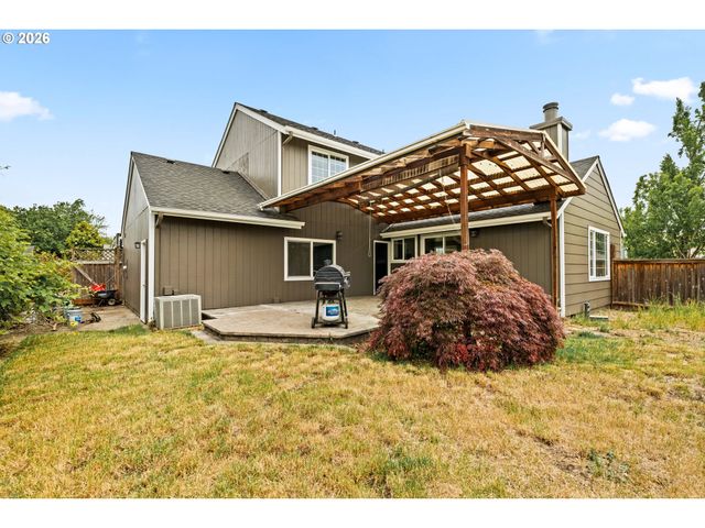 1794 KINGS NORTH St, Eugene, OR 97401
