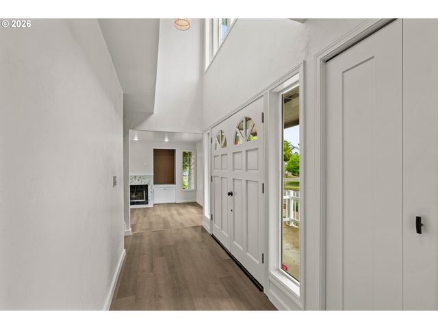 1794 KINGS NORTH St, Eugene, OR 97401