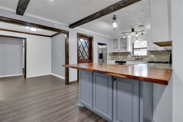 649 NW 1st Street, Moore, OK 73160