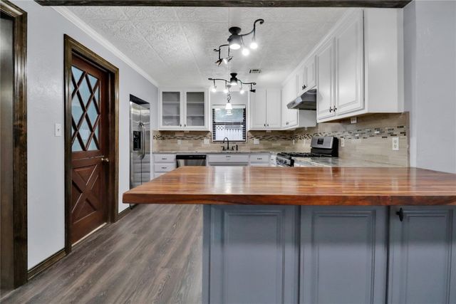 649 NW 1st Street, Moore, OK 73160