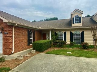 1698 Pin Oak 129, Dalton, GA 30721