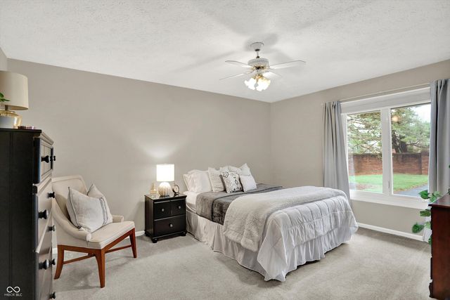 825 Mulberry Street, Zionsville, IN 46077