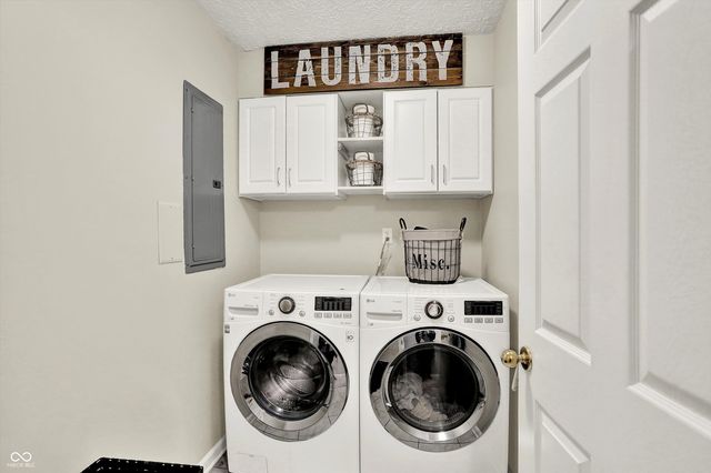 825 Mulberry Street, Zionsville, IN 46077