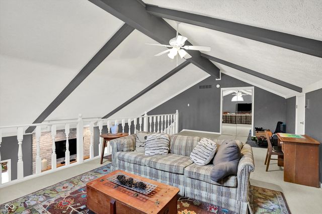 825 Mulberry Street, Zionsville, IN 46077