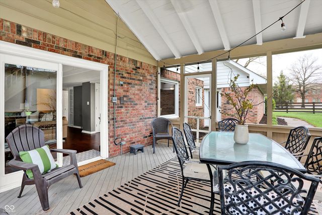 825 Mulberry Street, Zionsville, IN 46077