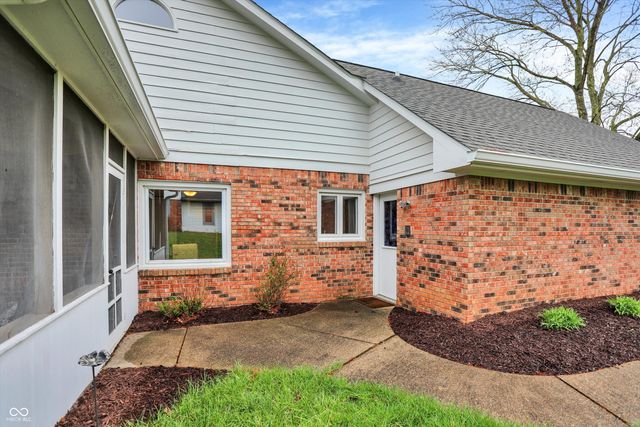 825 Mulberry Street, Zionsville, IN 46077