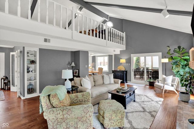 825 Mulberry Street, Zionsville, IN 46077