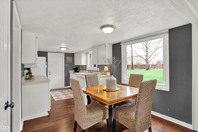 825 Mulberry Street, Zionsville, IN 46077