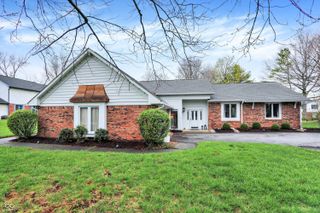825 Mulberry Street, Zionsville, IN 46077