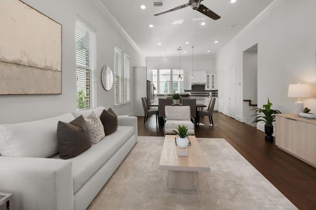 9516 London Bridge Station, Houston, TX 77045