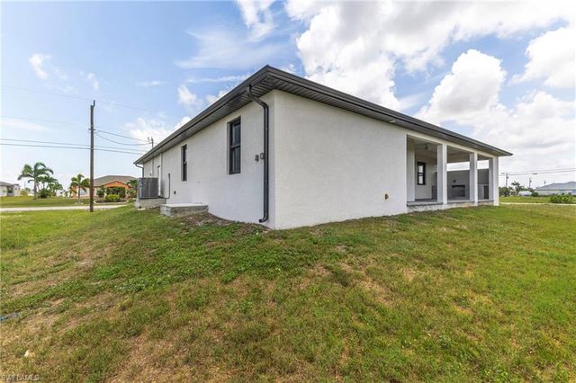 4304 Jacaranda PKWY W, Cape Coral, FL 33993