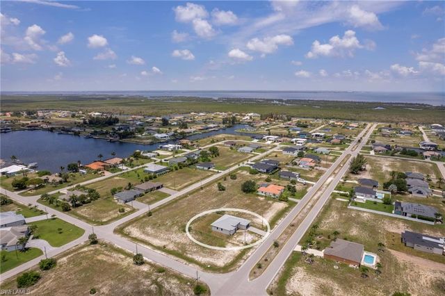 4304 Jacaranda PKWY W, Cape Coral, FL 33993