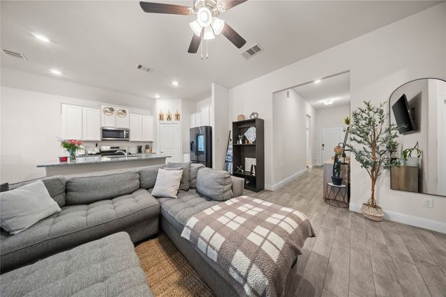 11025 Klondike Lane, Aubrey, TX 76227