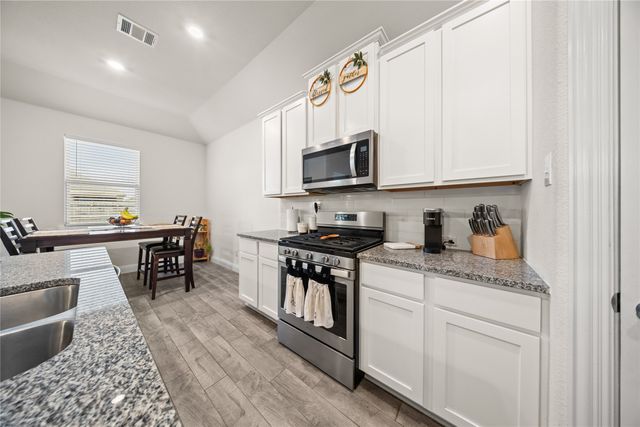 11025 Klondike Lane, Aubrey, TX 76227