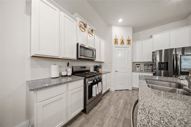 11025 Klondike Lane, Aubrey, TX 76227
