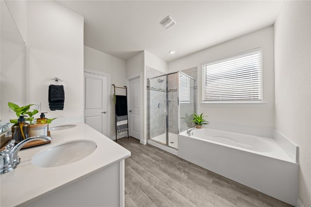 11025 Klondike Lane, Aubrey, TX 76227