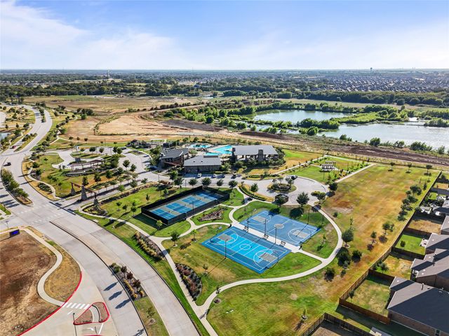 11025 Klondike Lane, Aubrey, TX 76227