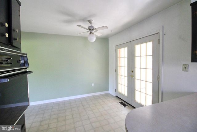 138 MEADOW LN, Lancaster, PA 17601