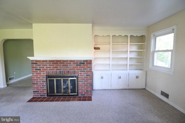 138 MEADOW LN, Lancaster, PA 17601