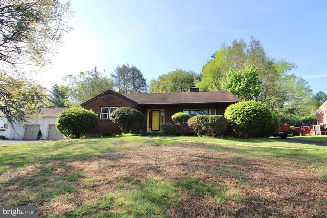 138 MEADOW LN, Lancaster, PA 17601