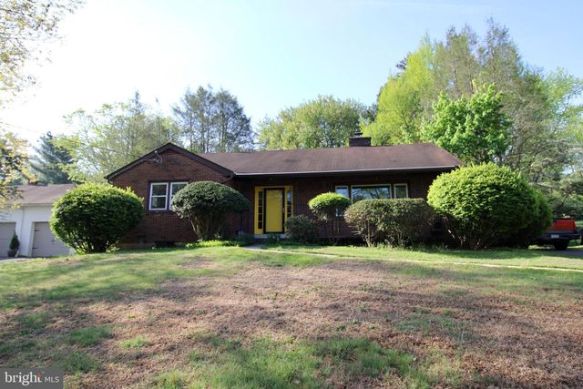 138 MEADOW LN, Lancaster, PA 17601