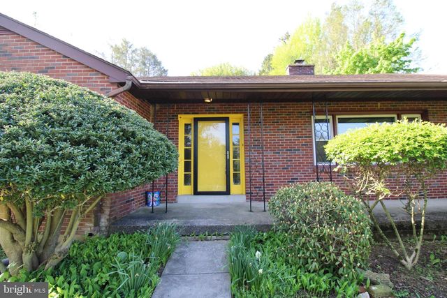 138 MEADOW LN, Lancaster, PA 17601