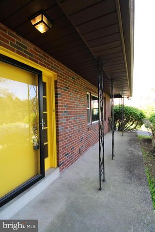 138 MEADOW LN, Lancaster, PA 17601