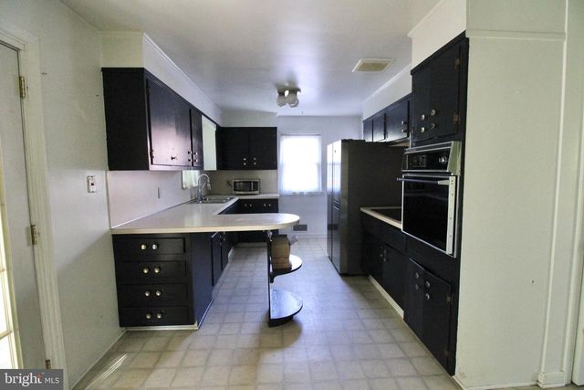 138 MEADOW LN, Lancaster, PA 17601