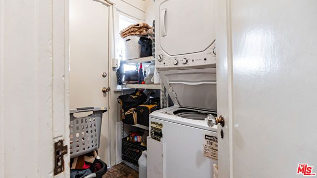 735 Locust Avenue, Long Beach, CA 90813