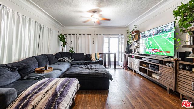 735 Locust Avenue, Long Beach, CA 90813