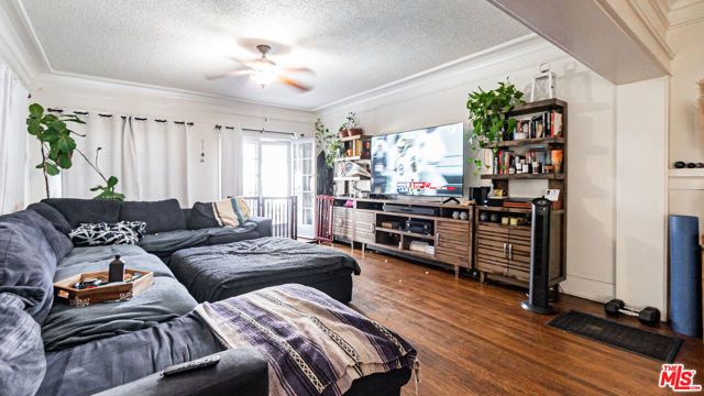 735 Locust Avenue, Long Beach, CA 90813