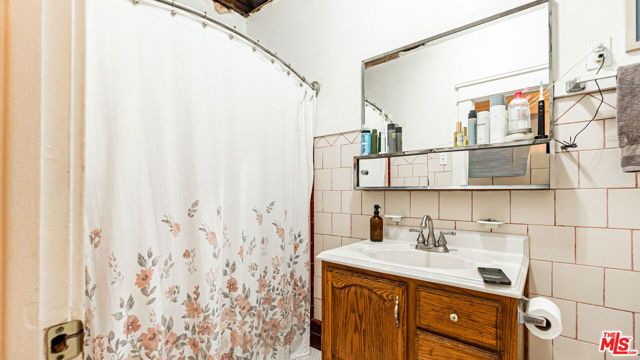 735 Locust Avenue, Long Beach, CA 90813