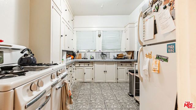 735 Locust Avenue, Long Beach, CA 90813