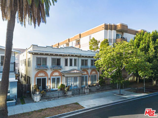 735 Locust Avenue, Long Beach, CA 90813