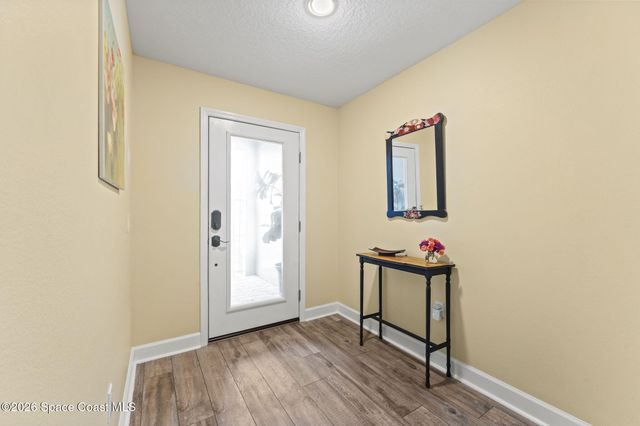 881 Mandarin Drive NE, Palm Bay, FL 32905