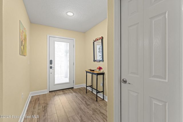 881 Mandarin Drive NE, Palm Bay, FL 32905