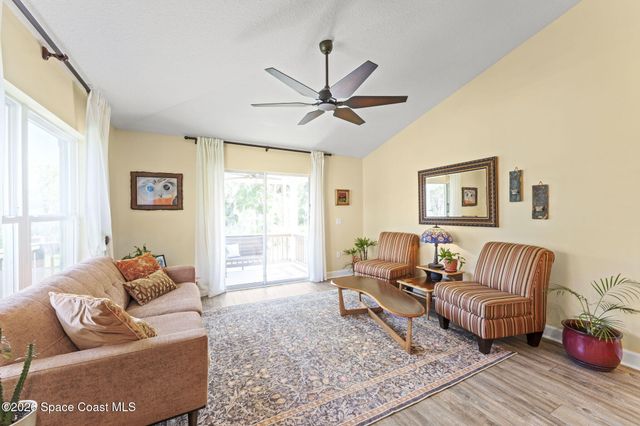 881 Mandarin Drive NE, Palm Bay, FL 32905