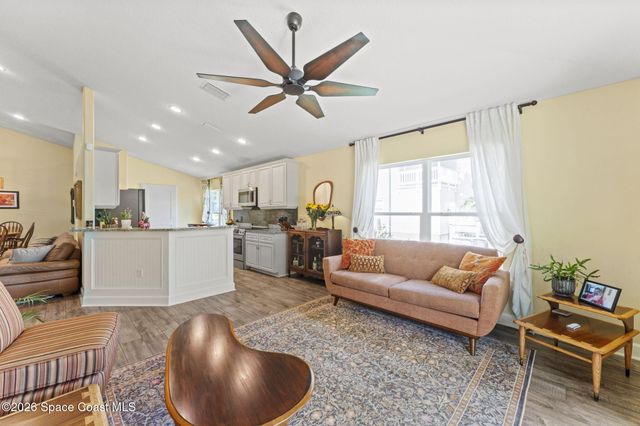 881 Mandarin Drive NE, Palm Bay, FL 32905