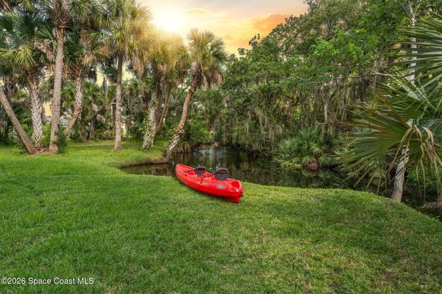 881 Mandarin Drive NE, Palm Bay, FL 32905