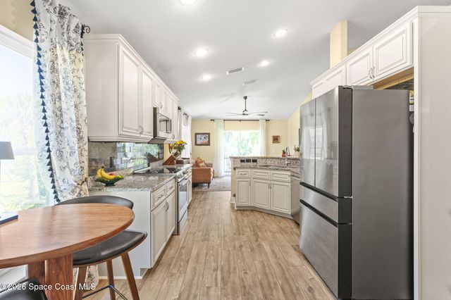 881 Mandarin Drive NE, Palm Bay, FL 32905
