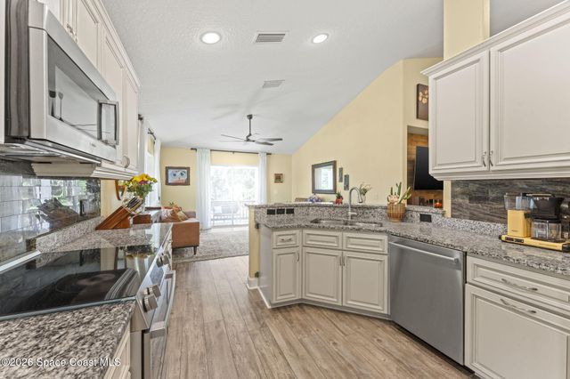 881 Mandarin Drive NE, Palm Bay, FL 32905