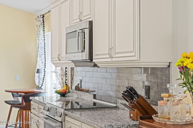 881 Mandarin Drive NE, Palm Bay, FL 32905