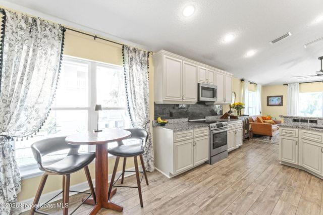 881 Mandarin Drive NE, Palm Bay, FL 32905