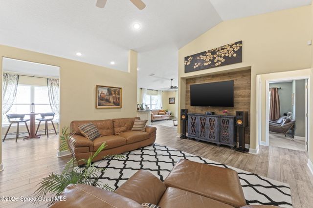 881 Mandarin Drive NE, Palm Bay, FL 32905