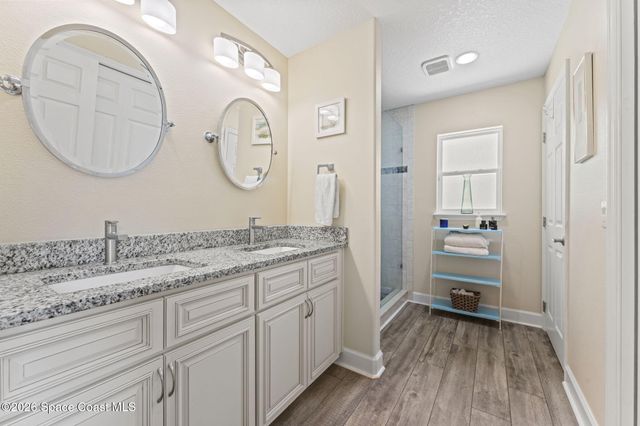 881 Mandarin Drive NE, Palm Bay, FL 32905