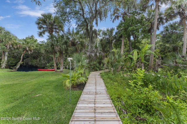 881 Mandarin Drive NE, Palm Bay, FL 32905