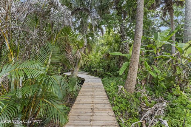 881 Mandarin Drive NE, Palm Bay, FL 32905