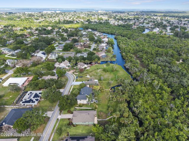 881 Mandarin Drive NE, Palm Bay, FL 32905