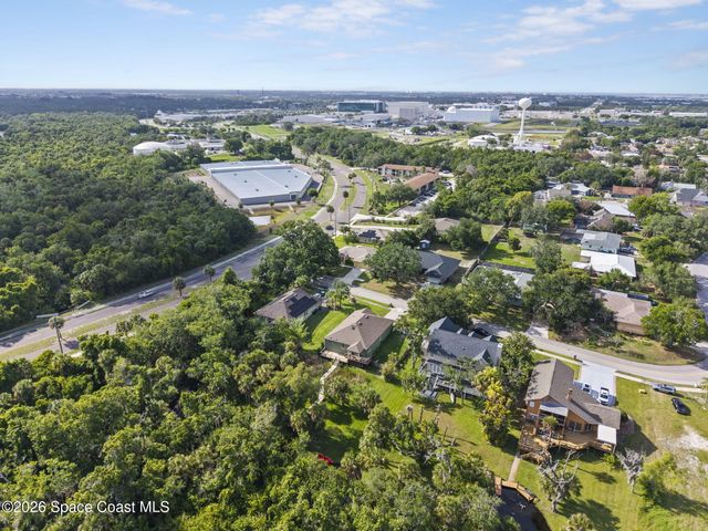 881 Mandarin Drive NE, Palm Bay, FL 32905
