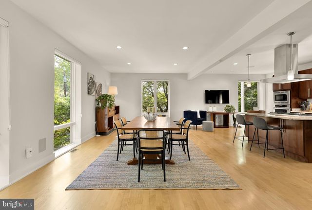 2867 TILDEN ST NW, Washington, DC 20008